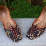 Laceups black Khussa For Her