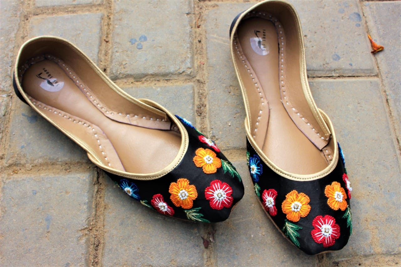 2155-Black.jpg 2155 Black Embroidered Khussa - Image 1