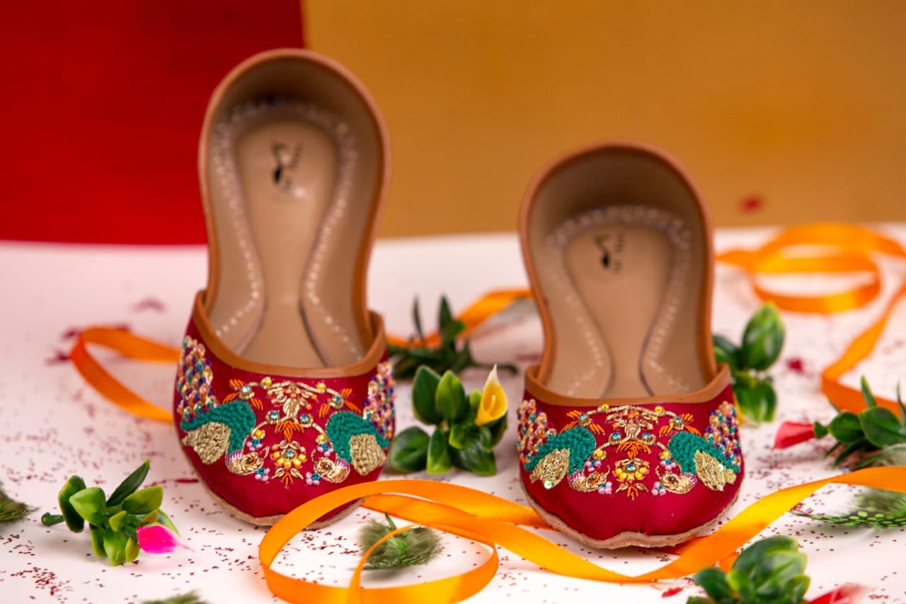 IMG-20220625-WA0029.jpg True Love Peacock embroidered Khussa - Image 1