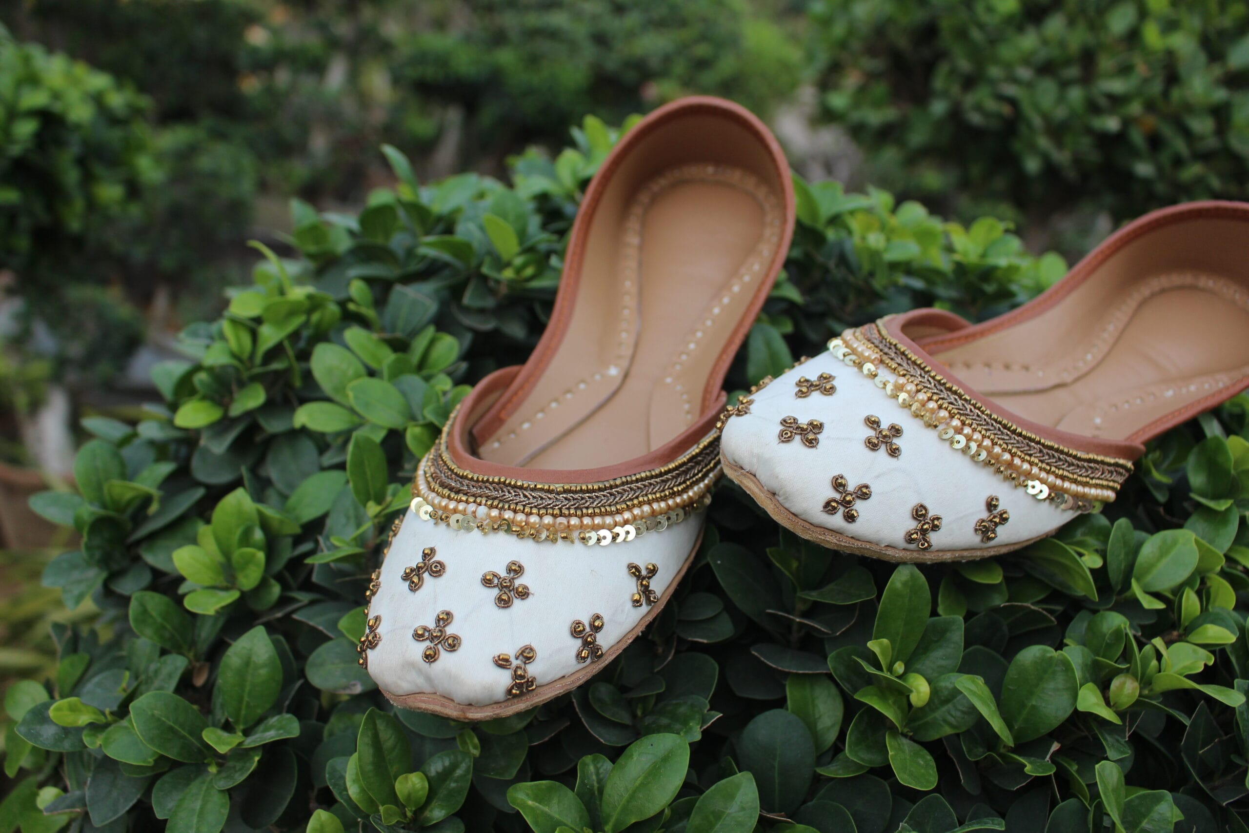 IMG_1075-scaled-1.jpg Regal Radiance Khussa-2261 White - Image 1