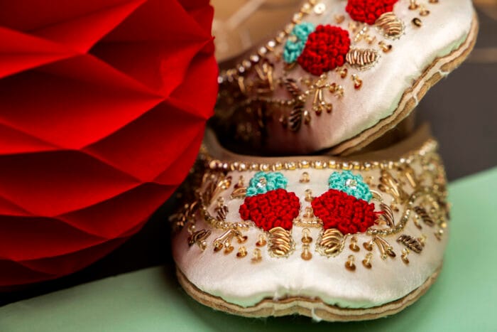 Off White Khussa With Parrot Serenity-Se-22 - Image 2