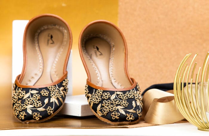 Sublime Black Khussa for women - Image 3