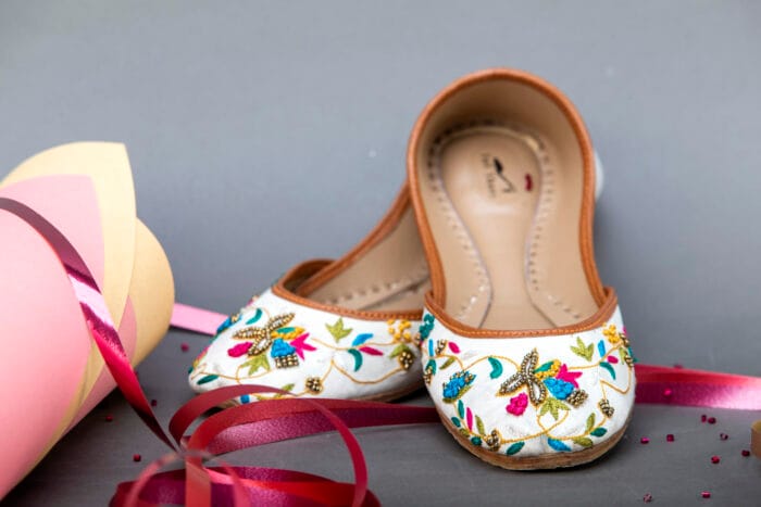 Zinnia Off White Khussa - Image 3