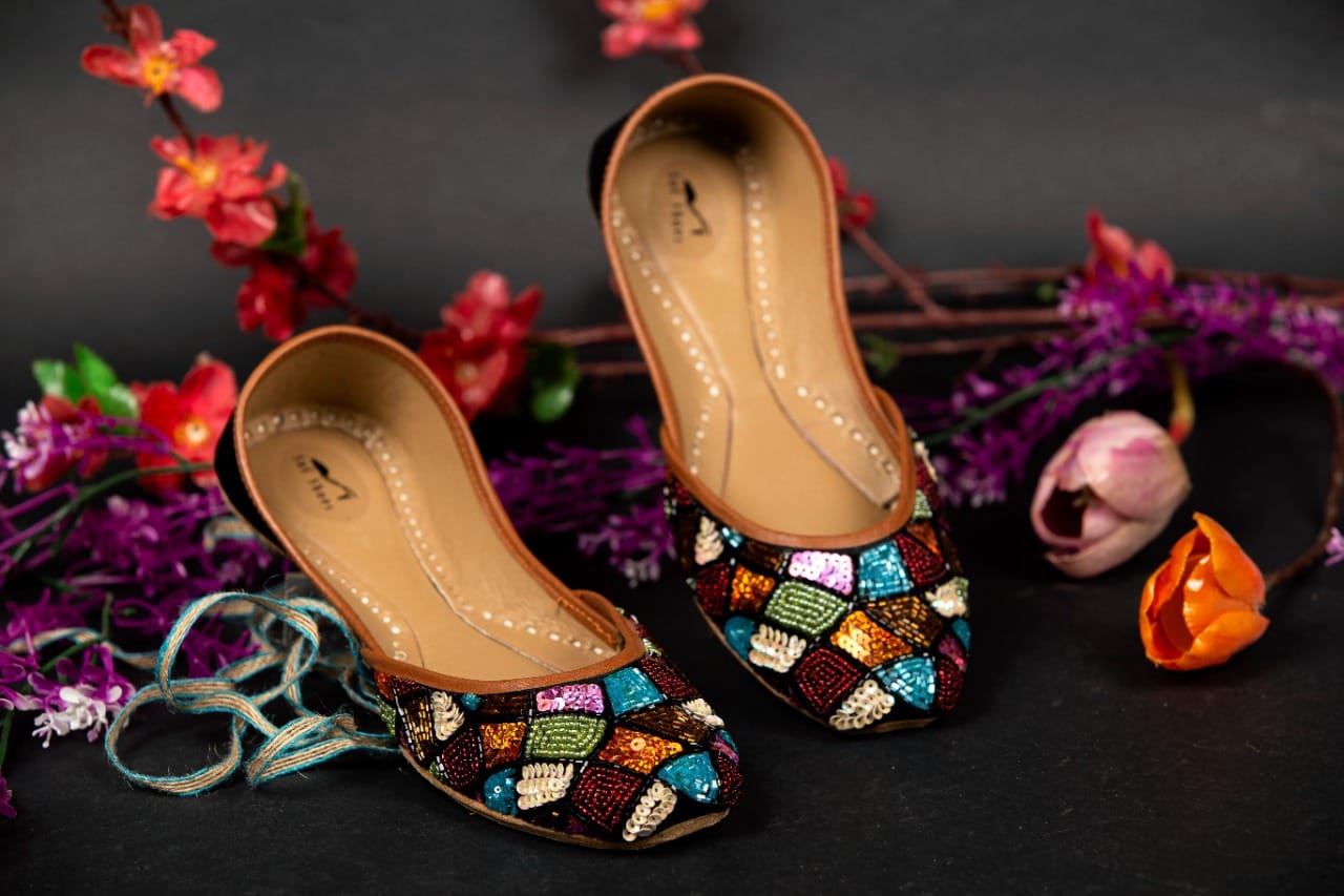 Marbled-1.jpeg Mirage Marbled Khussa in Black - Image 1