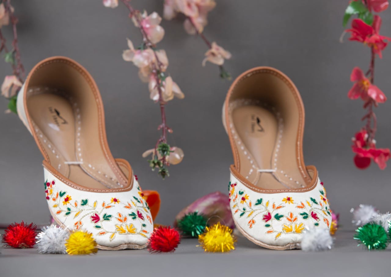 WhatsApp-Image-2021-03-10-at-1.18.48-PM.jpeg 2251 Off white - Image 1