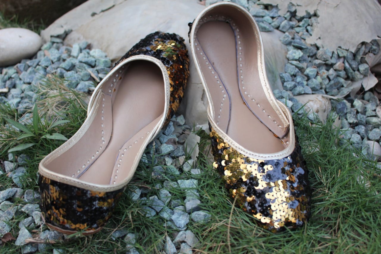 WhatsApp-Image-2022-03-15-at-6.23.02-PM.jpeg 2134 Black & Gold - Image 1