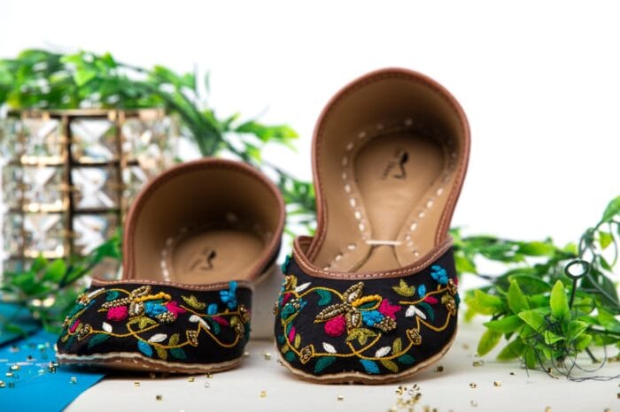 Black Elegance Embroidered Khussa Zinnia - Image 3