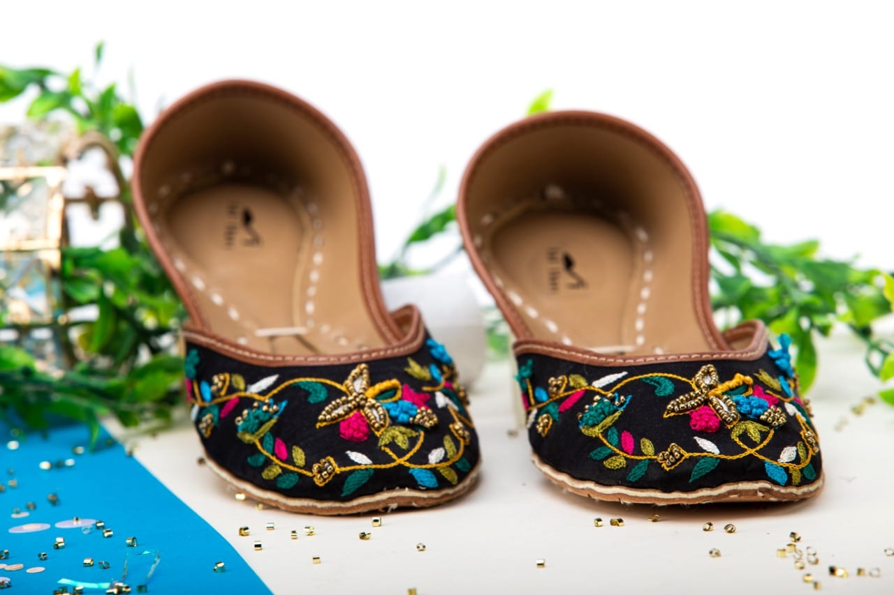 WhatsApp-Image-2022-08-31-at-6.24.43-PM.jpeg Black Elegance Embroidered Khussa Zinnia - Image 1