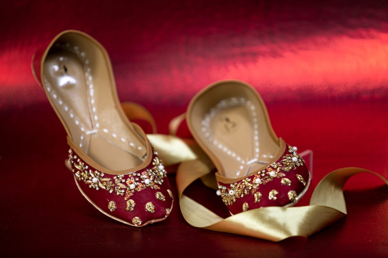 se-33-maroon.jpeg SE-33 Maroon khussa for her - Image 1