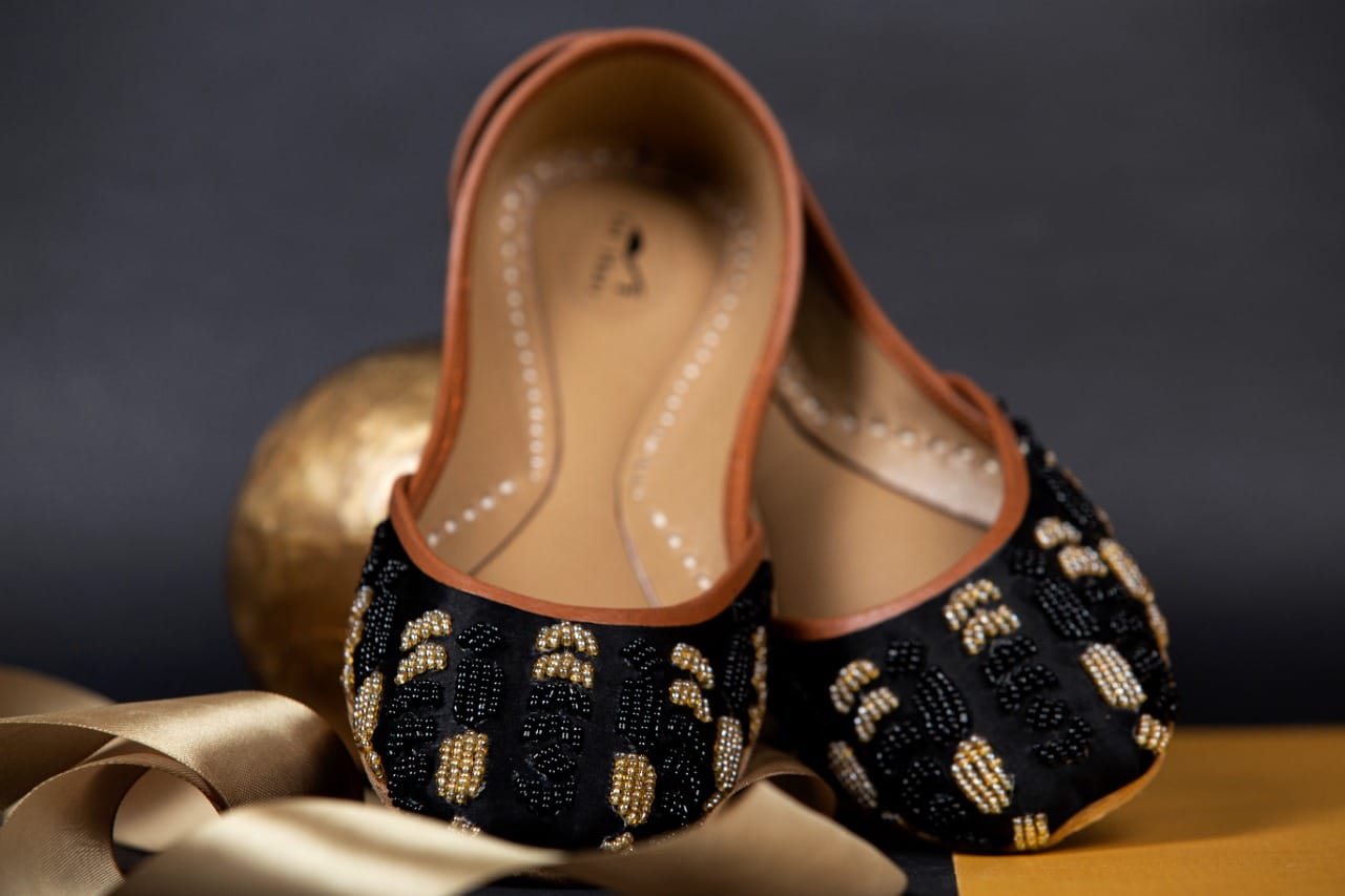 Black Khussa For Her Black Khussa For Her