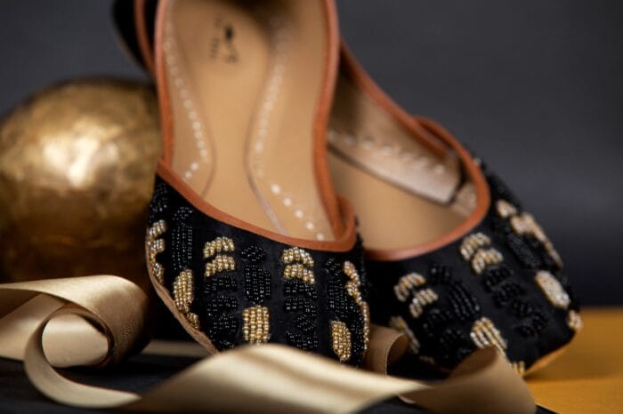 Embroidered Khussa in Black-Se-57 - Image 2