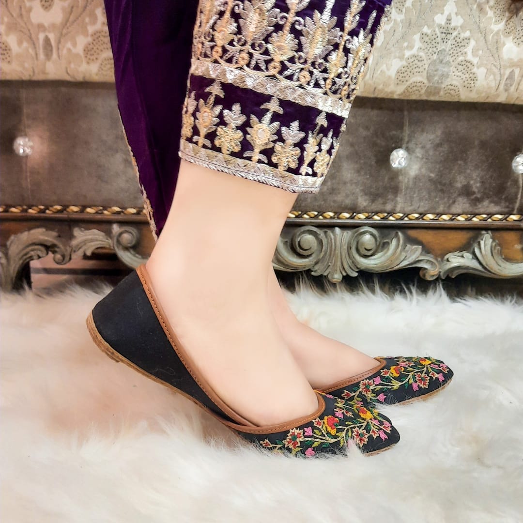 WhatsApp Image 2023-02-09 at 2.14.30 PM Black Thread work embroidered Khussa - 2258 - Image 1