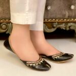 zari khussa in black