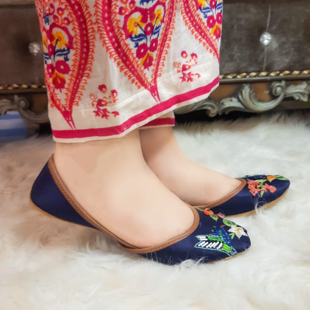 WhatsApp Image 2023-03-11 at 6.47.40 PM Sparrow Blue Khussa-2195 - Image 1