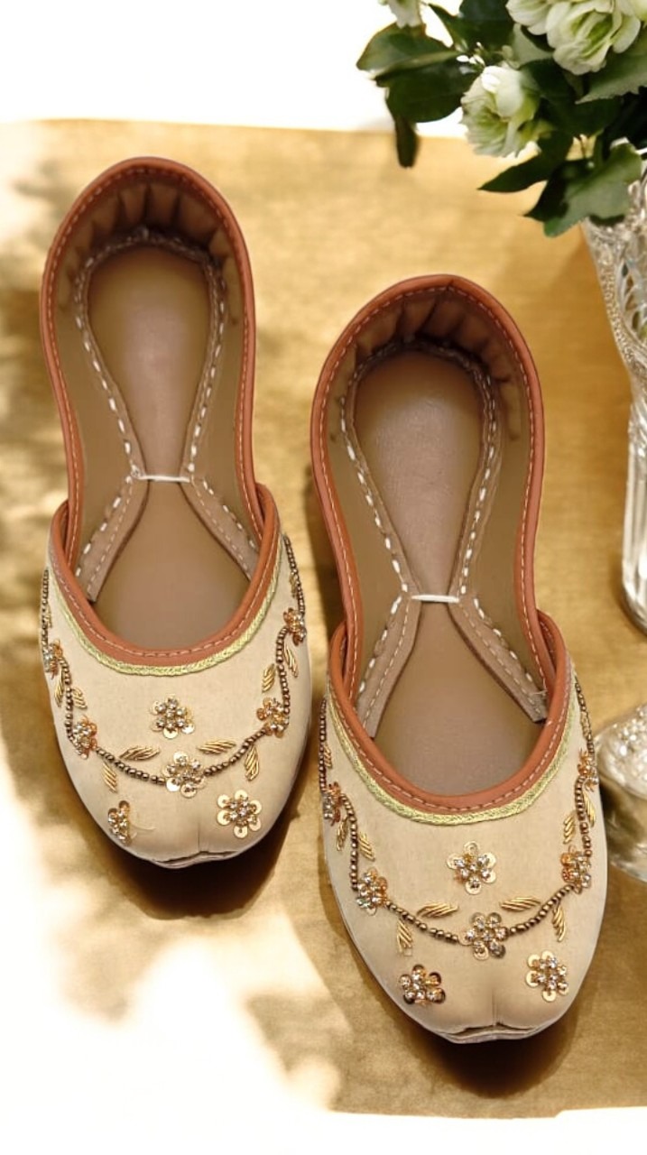 golden khussa for her golden khussa for her