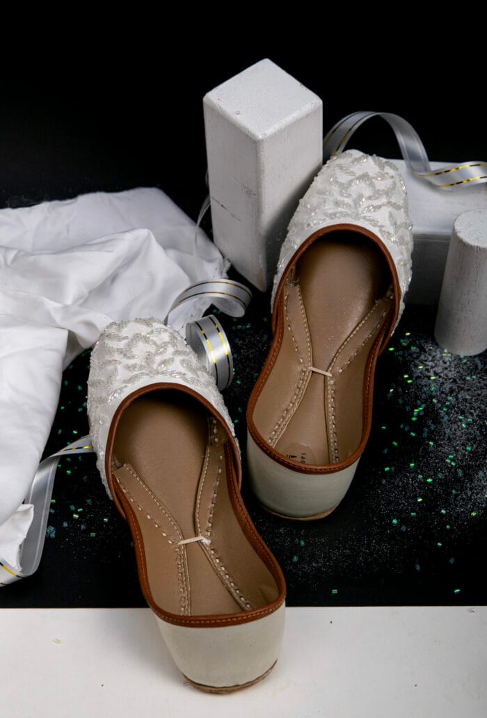 Crystal White Delight mojari - 2181 - Image 4