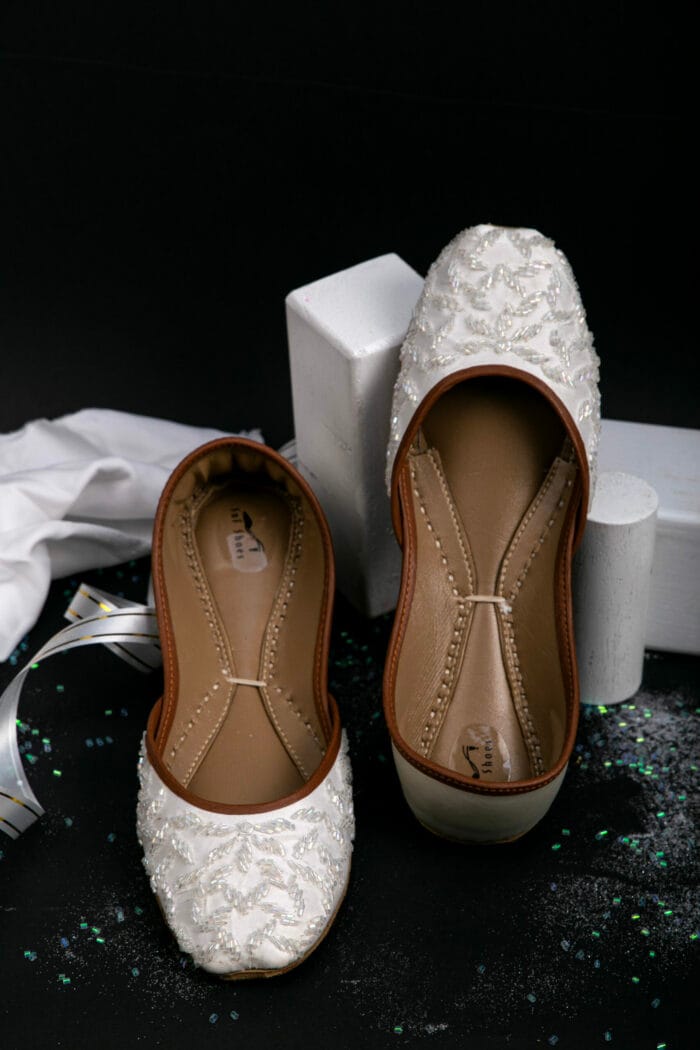 Crystal White Delight mojari - 2181 - Image 2