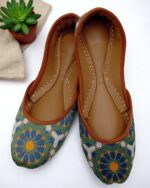 triangle khussa for her