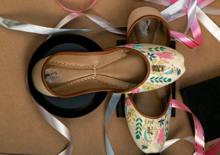 Creamy Dream Threaded Embroidery Khussa-2327 - Image 3