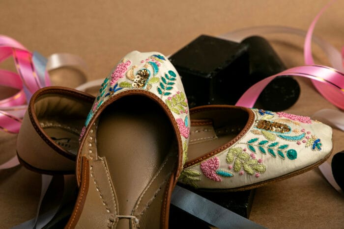 Creamy Dream Threaded Embroidery Khussa-2327 - Image 2