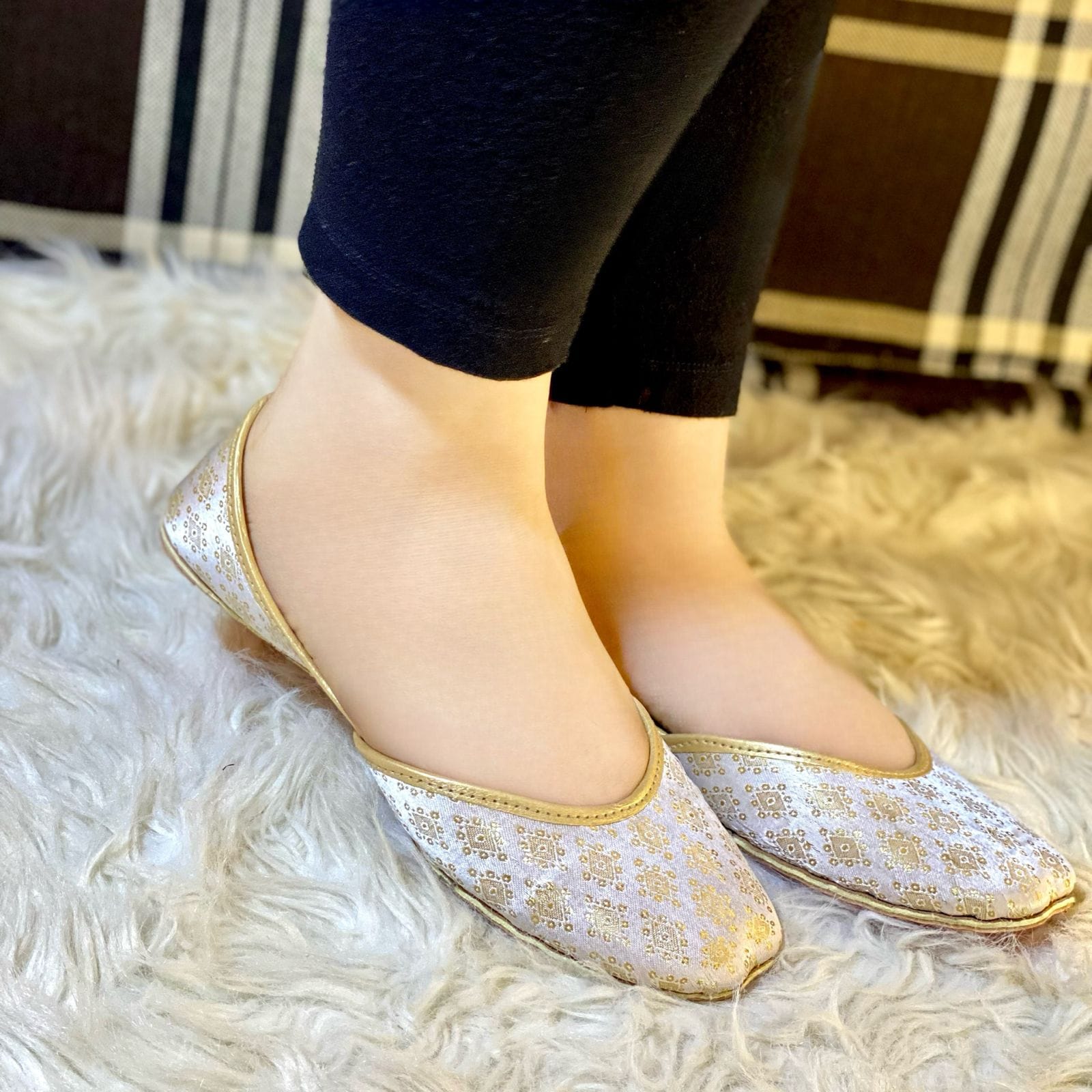 WhatsApp Image 2023-12-22 at 5.47.06 PM Off White Jamawaar Khussa - Image 1