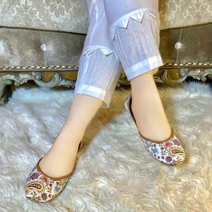 Paisley Digital Printed Khussa - Image 3