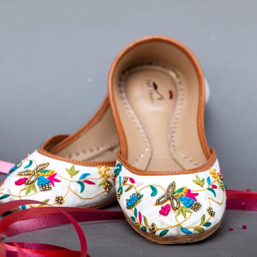 zinnia Off white Zinnia Off White Khussa - Image 1