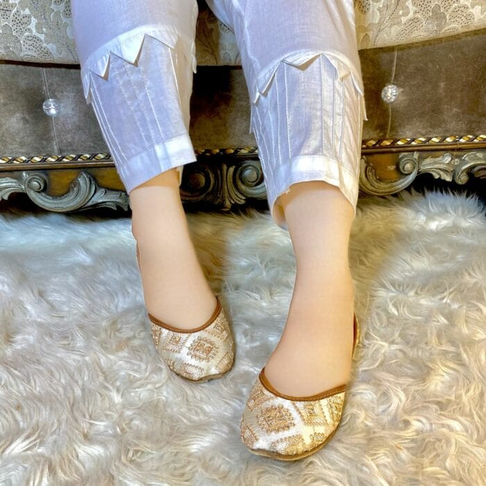 Banarsi Jamwaar Khussa For Her-2373 - Image 3