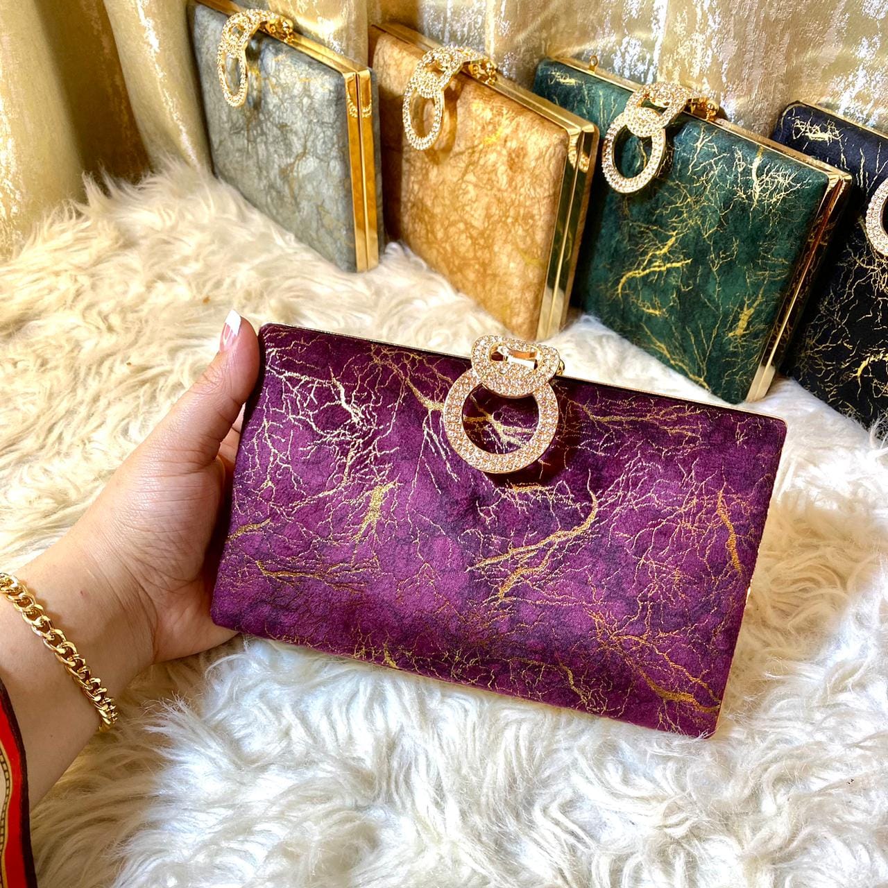 WhatsApp Image 2023-12-10 at 8.34.19 PM (1) Clutch For Her CL-71 Maroon - Image 1