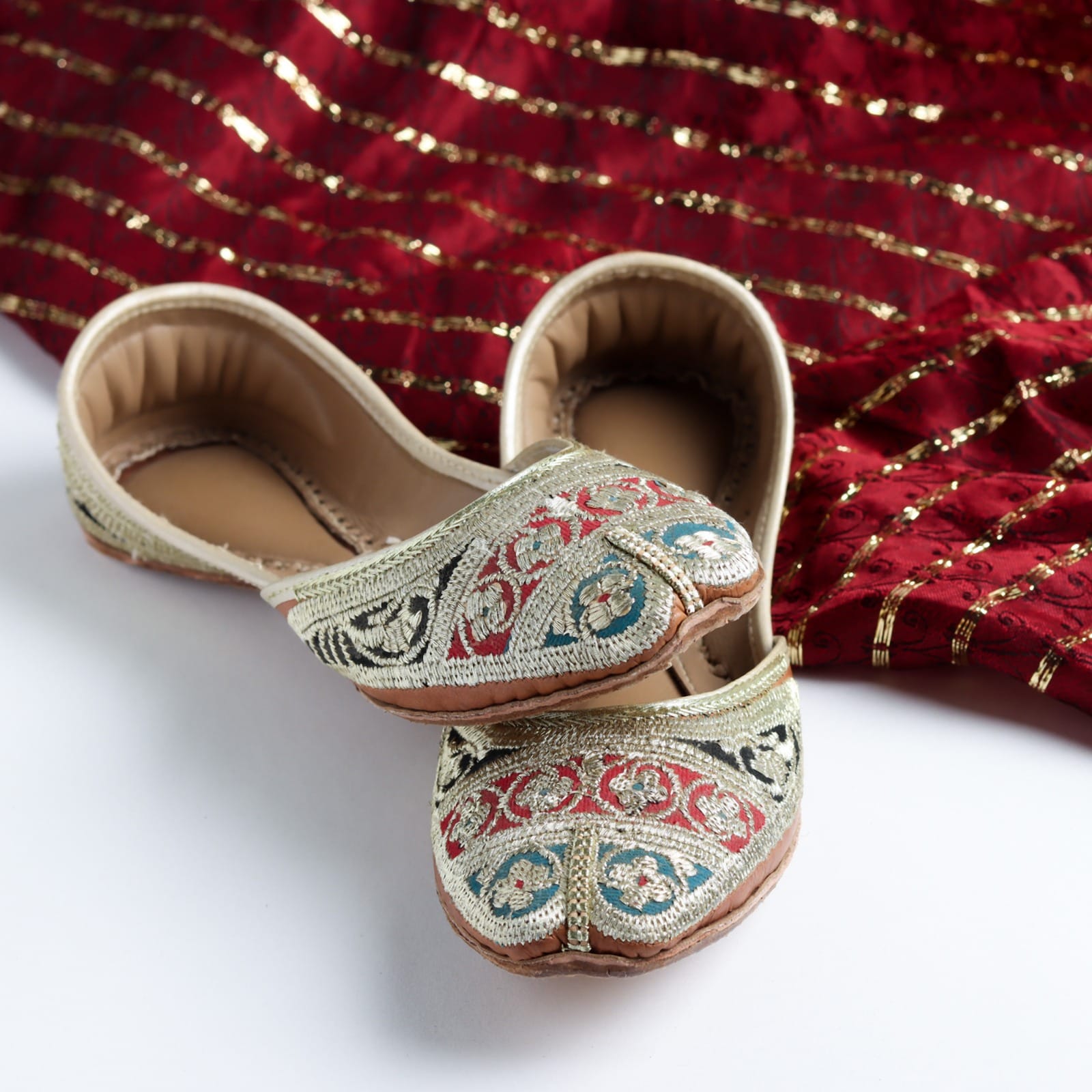 WhatsApp Image 2023-12-22 at 6.50.20 PM Golden Multi Tilla Khussa -2338 - Image 1