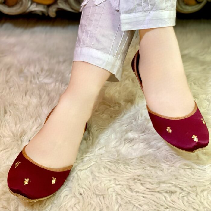 Casual Khussa In Maroon-2383 - Image 2