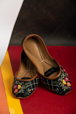 Colorburst Embroidered Khussa