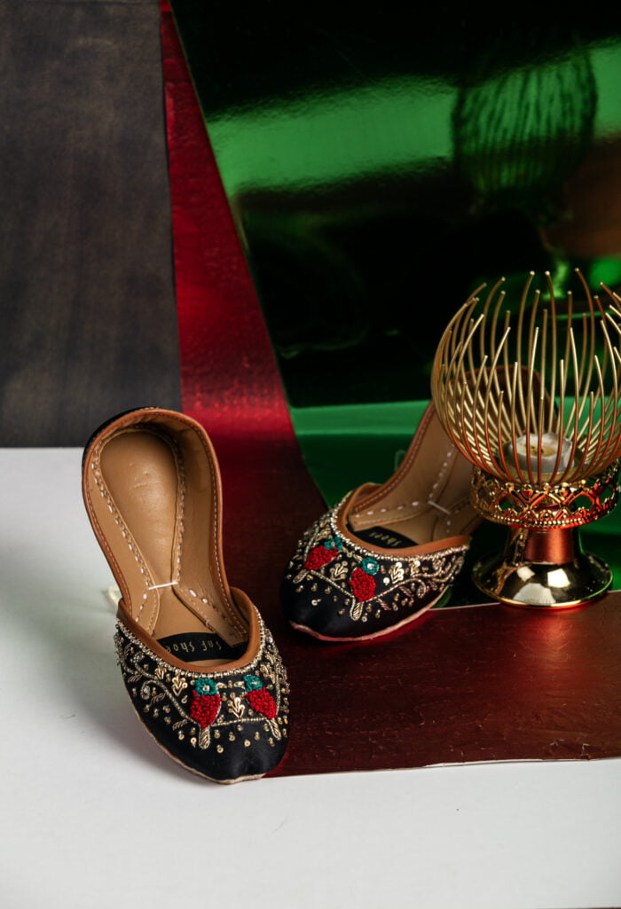 Black khussa with parrot serenity Se-22 - Image 5