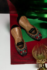 Twin Bird embroidered khussa