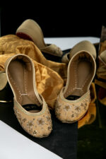 Gold embroidered khussa