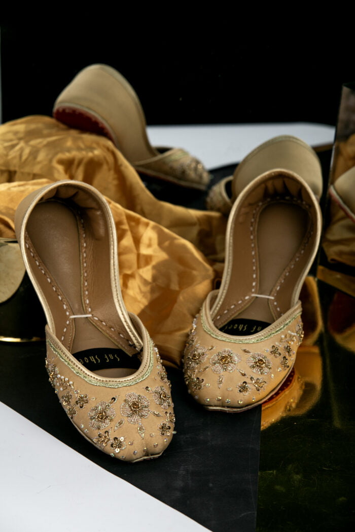 Gold embroidered khussa