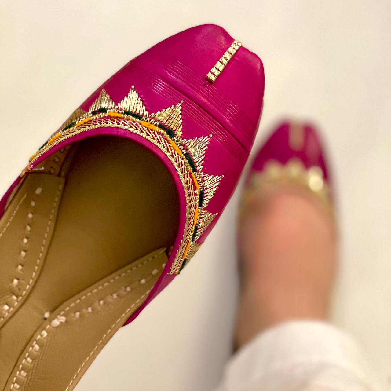 zari khussa in pink zari khussa in pink