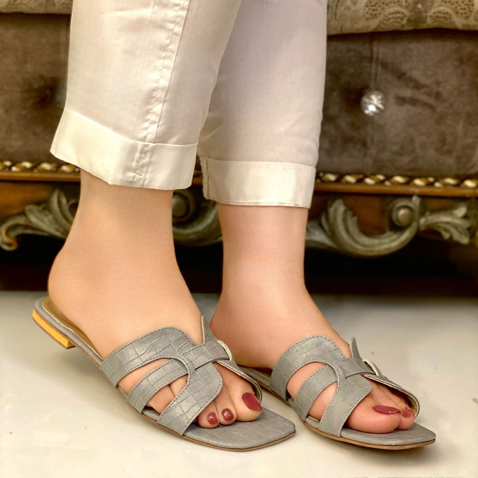 flats for her flats for her