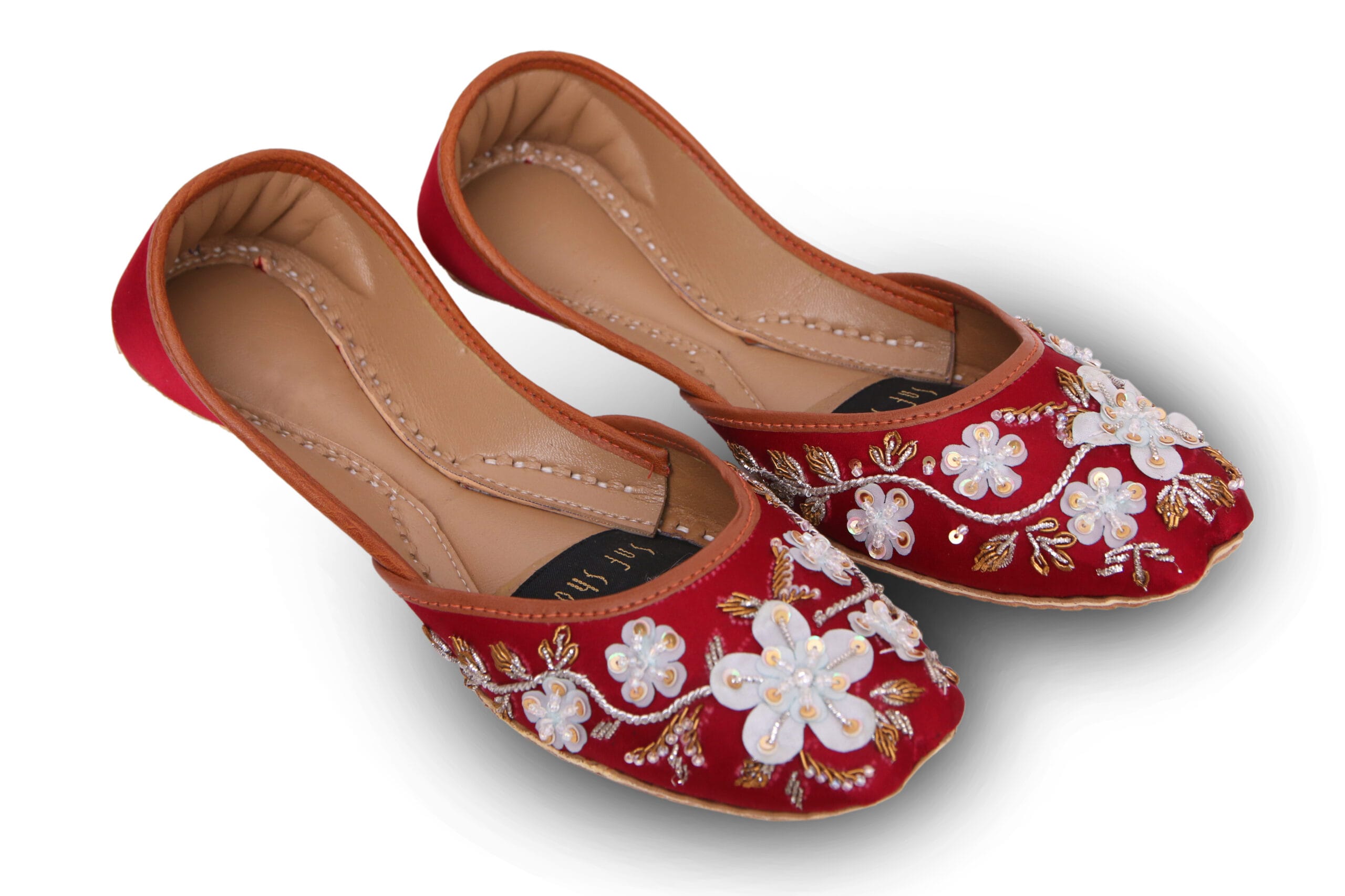 maroon khussa for her maroon khussa for her