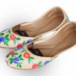 Flower Hand Pinted Khussa In Beige