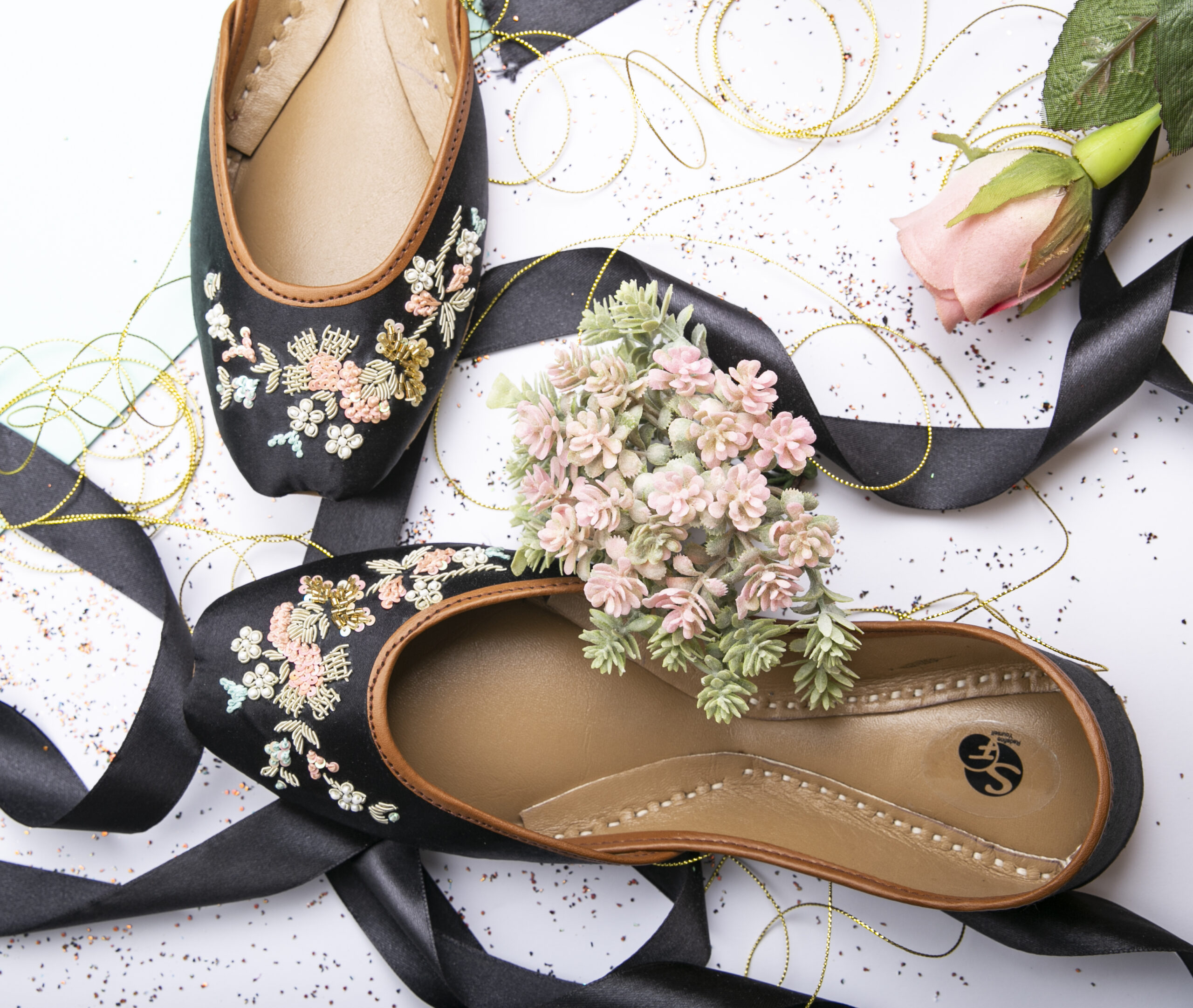 Floral embroidered black khussa Floral embroidered black khussa