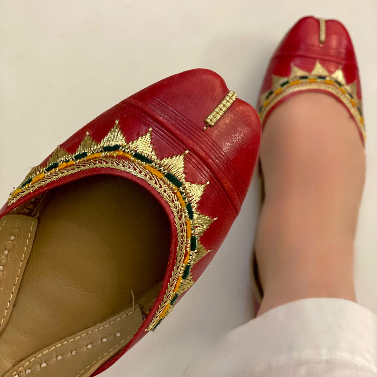 zari khussa in red zari khussa in red