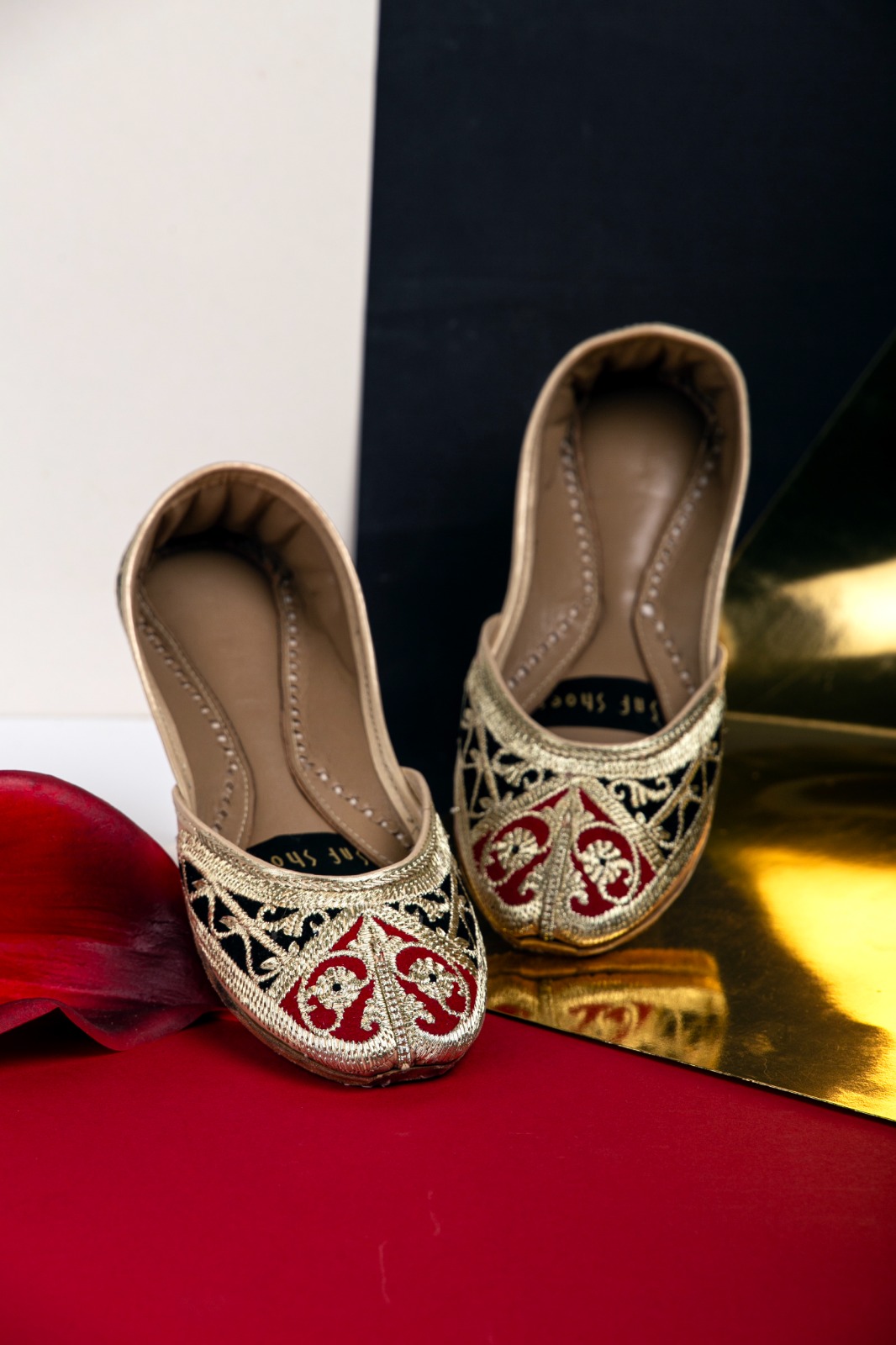 Golden Tilla Khussa For Her Golden Tilla Khussa For Her