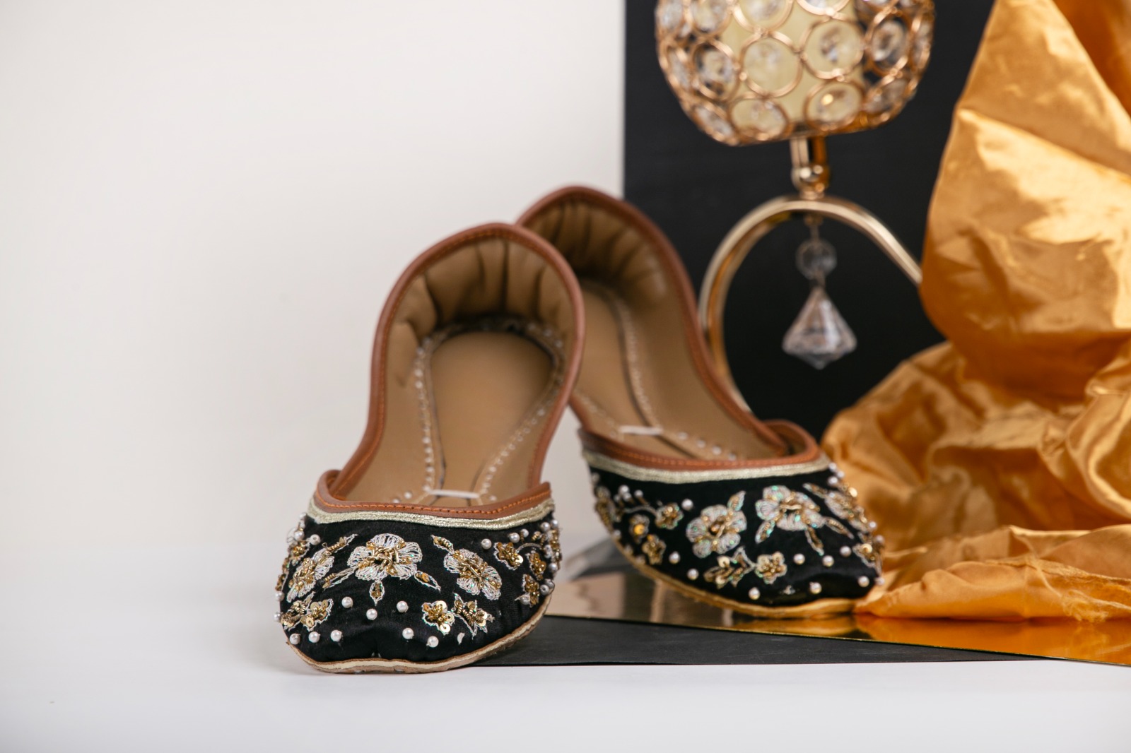 Black khussa for Her Black khussa for Her