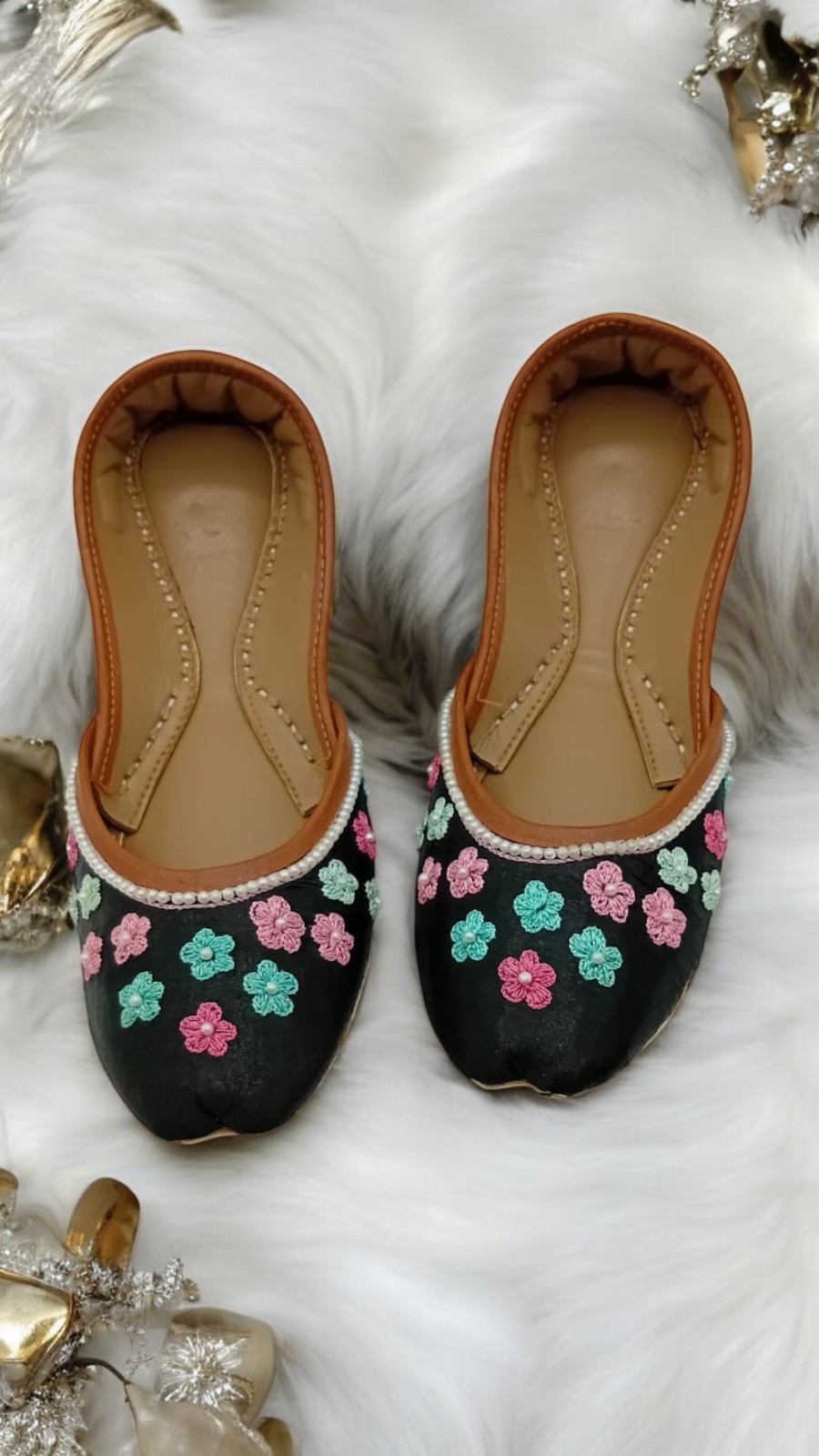 Black embroidered khussa Black embroidered khussa