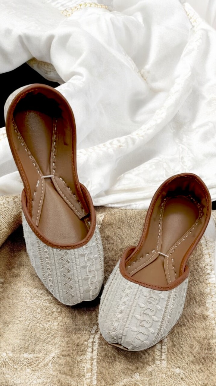 white khussa for her White Khussa For Her