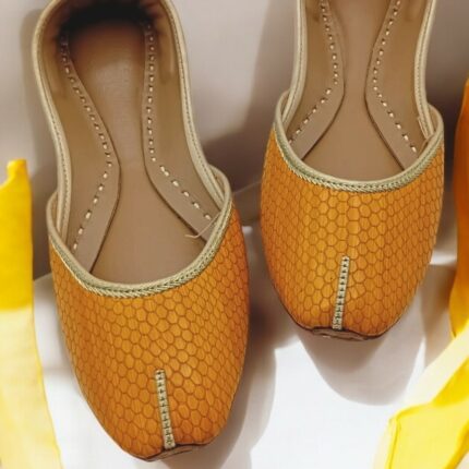 Mustard yellow khussa