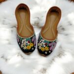 Black embroidered khussa