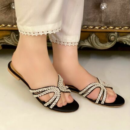 pearl flats in black