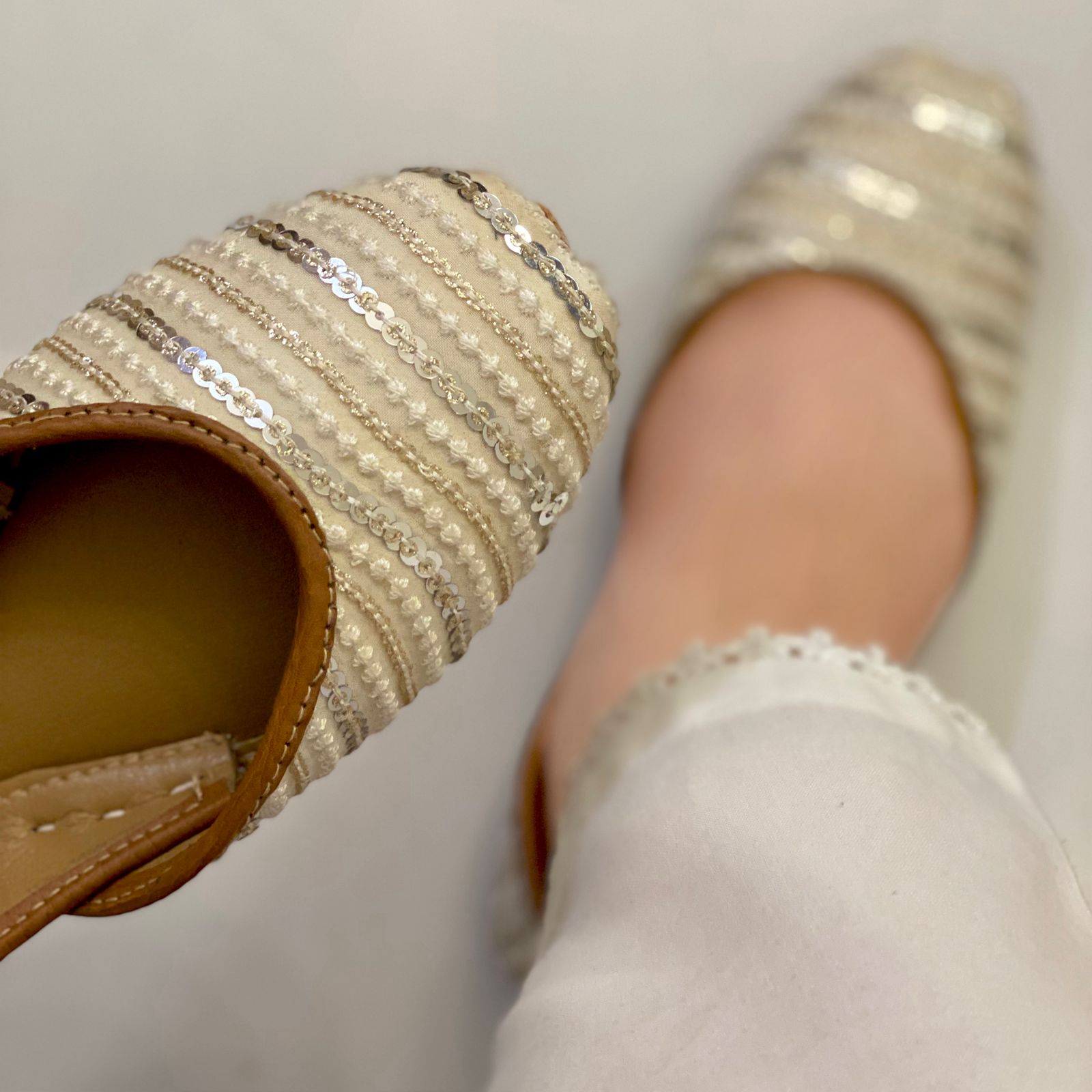 white khussa for her White Khussa For Her